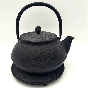 Black Cast Iron Teapot with Matching Trivit